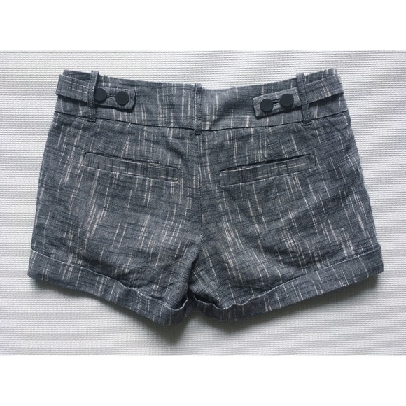 [SOLD] Club Monaco Linen Shorts - Picture 2 of 2